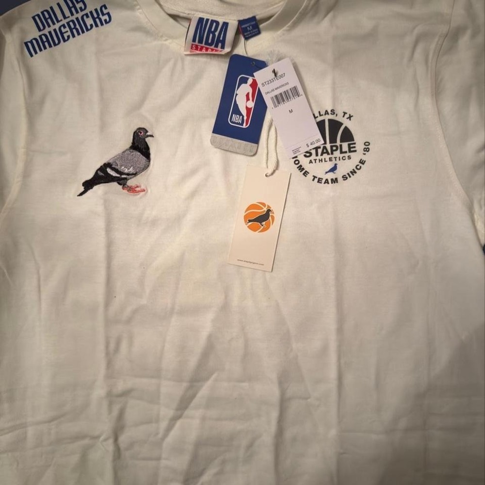 NBA x Staple Dallas Mavericks T-Shirt White Mens Medium ST233TE007 New